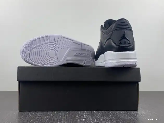 One Kick 136064-020 Cyber 3 Jordan Retro (2016) Monday 0624